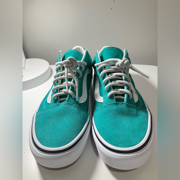 Vans - Picture 6 of 7